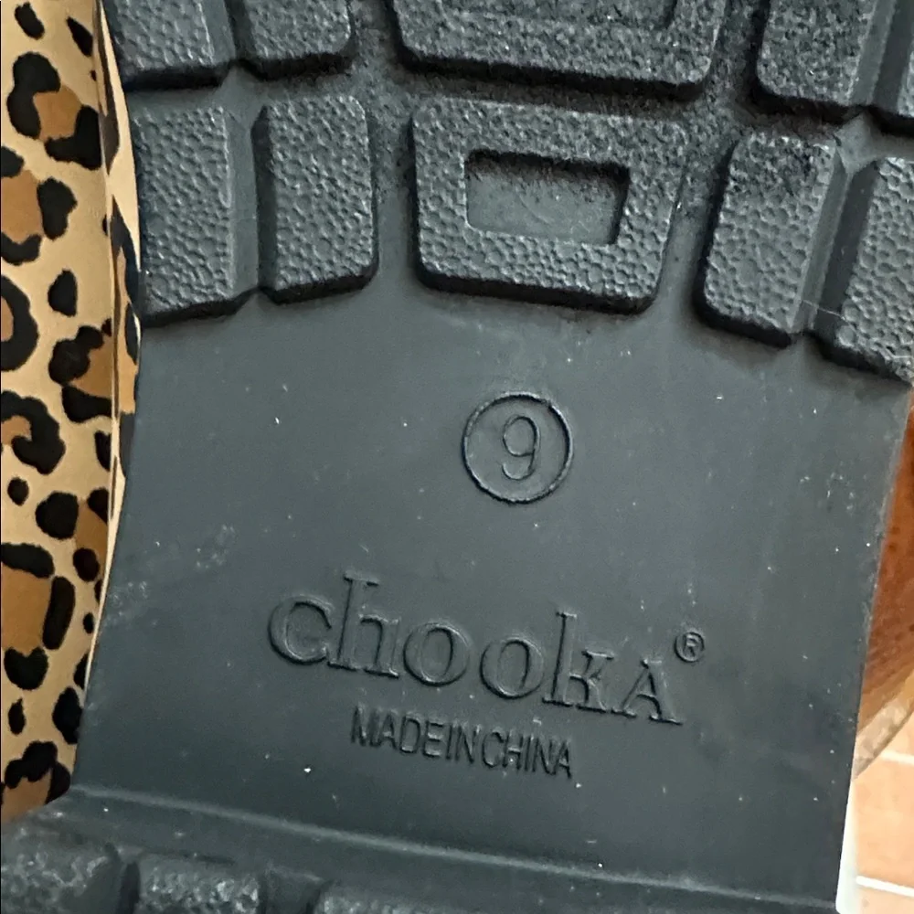 NWT Women’s Chooka Waterproof Chelsea Cheetah Print Fur Lined Rain Bootie Sz 9
